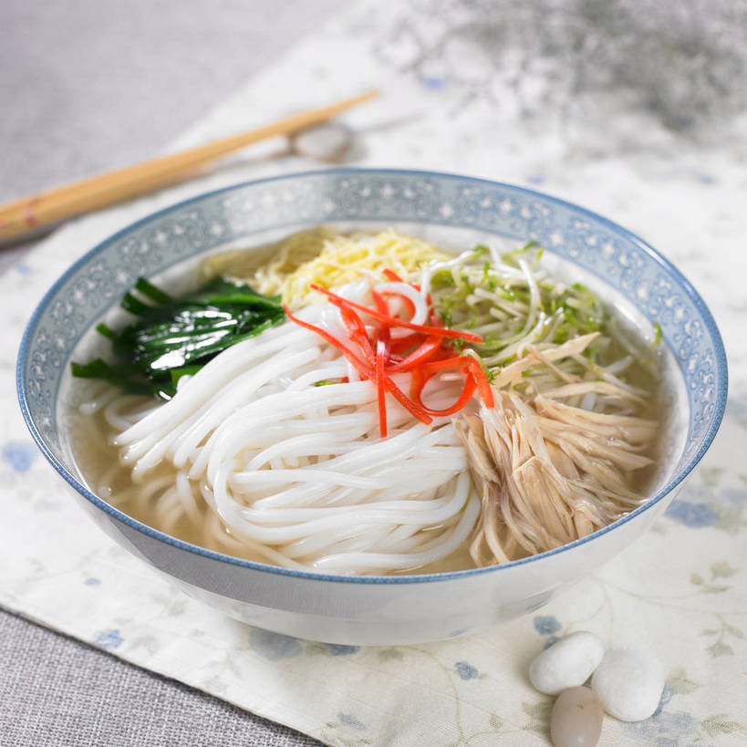 无人,横图,俯视,室内,特写,白天,烹饪,中餐,石头,餐桌,桌子,蔬菜,一堆,许多,堆叠,堆积,新鲜,布料,石子,陶瓷,海带,鸡肉,肉,料理,食品,陶瓷制品,很多,布纹,菜肴,美食,肉类,桌布,食物,三个,一个,餐巾,容器,台布,碗,中式,鹅卵石,佳肴,有机食品,绿色食品,单个,餐台,中华料理,凉粉,储藏,堆,储存,肉食,按摩石,江白菜,石块,餐桌布,彩图,高角度拍摄,贮存,shjb1,鸡丝凉粉