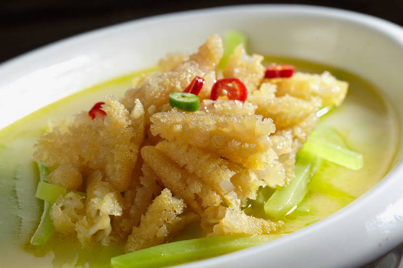 无人,横图,俯视,室内,特写,白天,烹饪,中餐,餐桌,桌子,辣椒,蔬菜,一堆,许多,堆叠,堆积,新鲜,陶瓷,莴苣,莴笋,肉,料理,食品,陶瓷制品,很多,猪肉,冷盘,菜肴,美食,肉类,食物,一个,白色,容器,碗,中式,冷菜,凉菜,佳肴,有机食品,绿色食品,单个,餐台,中华料理,肉皮,储藏,堆,储存,肉食,辣角,红海椒,大椒,辣虎,广椒,豚肉,香笋,千金菜,猪肉皮,辣子,红辣椒,海椒,番椒,彩图,高角度拍摄,贮存,shjb1,莴笋拌猪皮