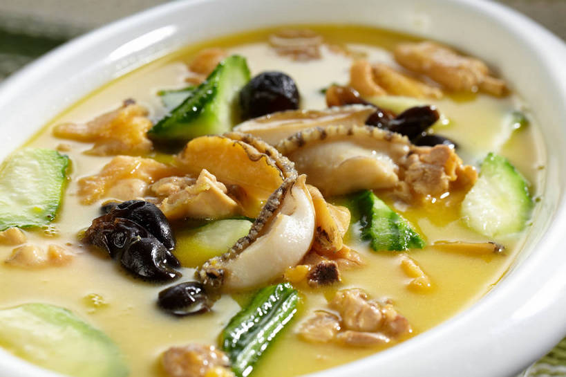 海鲜,无人,横图,俯视,室内,特写,白天,烹饪,中餐,餐桌,桌子,黄瓜,朦胧,模糊,陶瓷,菌菇,汤,料理,食品,陶瓷制品,牡蛎,菌类,水产,木耳,菜肴,美食,海洋生物,食物,一个,白色,容器,碗,中式,食用菌,佳肴,单个,餐台,中华料理,储藏,生蚝,黑木耳,真菌,储存,水生动物,海产品,海鲜汤,水生物,海底动物,光木耳,羹汤,青瓜,胡瓜,彩图,高角度拍摄,贮存,shjb1,牡蛎汤