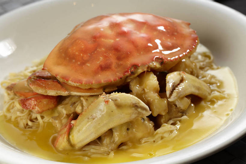 面食,面条,蟹,无人,横图,俯视,室内,特写,白天,烹饪,中餐,餐桌,桌子,朦胧,模糊,螃蟹,陶瓷,炒菜,面,肉,料理,食品,陶瓷制品,蟹肉,菜肴,美食,肉类,食物,一个,白色,容器,碗,中式,佳肴,单个,餐台,中华料理,储藏,储存,肉食,甲壳动物,彩图,高角度拍摄,贮存,shjb1,炒蟹