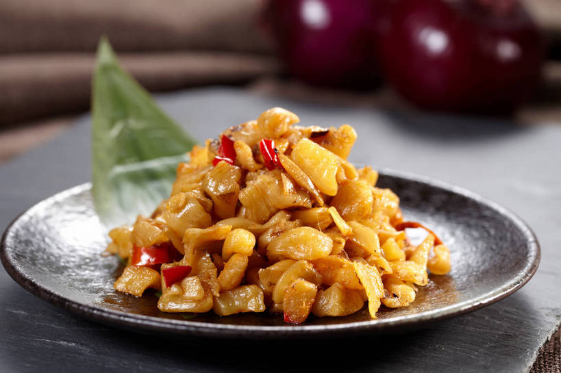 无人,横图,俯视,室内,特写,白天,烹饪,中餐,餐桌,桌子,萝卜,辣椒,蔬菜,洋葱,餐具,叶子,一堆,许多,阴影,堆叠,堆积,朦胧,模糊,新鲜,反射,布料,碟子,盘,影子,陶瓷,料理,食品,绿叶,陶瓷制品,很多,布纹,菜肴,美食,桌布,食物,两个,一个,紫色,盘子,餐巾,碟,台布,中式,嫩叶,佳肴,有机食品,绿色食品,单个,餐台,中华料理,堆,玉葱,萝卜干,辣角,红海椒,大椒,辣虎,广椒,荷兰葱,叶,叶片,圆葱,洋葱头,球葱,莱菔,辣子,红辣椒,海椒,番椒,葱头,餐桌布,彩图,高角度拍摄,红洋葱,shjb1