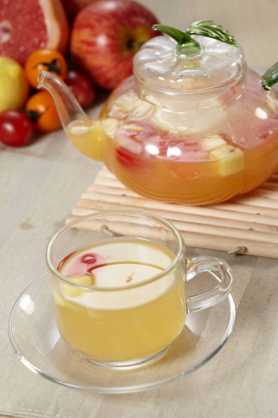 无人,竖图,俯视,室内,特写,白天,幸福,餐桌,茶,桌子,苹果,柠檬,蔬菜,西红柿,小番茄,杯子,餐具,水果,玻璃,朦胧,模糊,新鲜,布料,碟子,壶,盘,生食,茶叶,食品,果实,布纹,娱乐,蔬果,玻璃制品,水壶,桌布,食物,黄色,红色,盘子,餐巾,茶壶,容器,水杯,碟,台布,享受,休闲,温馨,放松,乐趣,有机食品,绿色食品,餐台,提神,舒适,甜橙,醒脑,血橙,水果茶,果茶,小西红柿,樱桃小番茄,珍珠小番茄,茶杯,益母果,柠果,橙子,橙,樱桃番茄,圣女果,番茄,餐桌布,彩图,高角度拍摄,鹄壳,黄橙,黄果,金橙,金环,金球,糖橙,红橙,shjb1