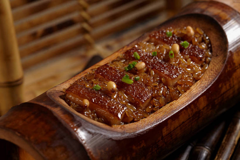 米饭,无人,横图,俯视,室内,特写,白天,烹饪,中餐,餐桌,桌子,蔬菜,一排,竹制,朦胧,模糊,新鲜,整齐,竹筒,葱,青葱,肉,料理,食品,饭,筷笼,菜肴,美食,肉类,食物,排列,一个,绿色,容器,中式,四块,佳肴,有机食品,绿色食品,单个,餐台,中华料理,储藏,五谷,竹制品,储存,队列,肉食,竹筒饭,筷筒,箸筒,彩图,高角度拍摄,香竹饭,竹筒香饭,贮存,shjb1