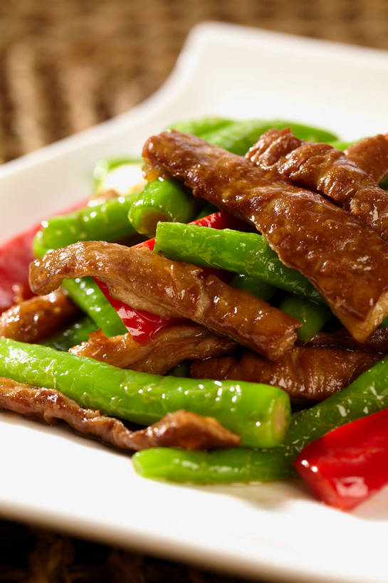 无人,竖图,俯视,室内,特写,白天,烹饪,中餐,餐桌,桌子,辣椒,蔬菜,餐具,一堆,许多,堆叠,堆积,朦胧,模糊,新鲜,碟子,盘,肉,料理,食品,很多,猪肉,菜肴,美食,肉类,食物,一个,红色,绿色,盘子,碟,中式,佳肴,有机食品,绿色食品,单个,餐台,中华料理,堆,肉食,辣角,红海椒,大椒,辣虎,广椒,豚肉,湖南菜,湘菜,辣子,红辣椒,海椒,番椒,彩图,高角度拍摄,辣椒炒肉,shjb1