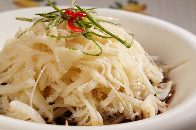 无人,横图,俯视,室内,特写,白天,烹饪,中餐,餐桌,桌子,辣椒,蔬菜,新鲜,陶瓷,葱,青葱,调料,酱料,酱汁,肉,佐料,牛肉,料理,食品,陶瓷制品,调味品,调味料,酱,冷盘,菜肴,美食,肉类,食物,一个,红色,绿色,白色,容器,碗,中式,冷菜,凉菜,佳肴,有机食品,绿色食品,单个,餐台,中华料理,储藏,储存,毛肚,肉食,百叶,牛百叶,辣角,红海椒,大椒,辣虎,广椒,辣子,红辣椒,海椒,番椒,彩图,高角度拍摄,牛肚,肚尖,牛胃,贮存,shjb1,凉拌牛百叶