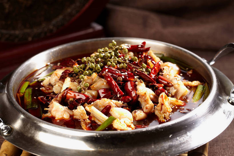 无人,横图,俯视,室内,特写,白天,烹饪,中餐,餐桌,桌子,辣椒,蔬菜,蒜,厨具,金属制品,一堆,许多,堆叠,堆积,新鲜,金属,锅子,青椒,调味,肉,香料,佐料,料理,食品,很多,蒜头,锅,干锅牛蛙,菜肴,美食,肉类,食物,一个,红色,绿色,中式,佳肴,有机食品,绿色食品,单个,餐台,锅具,中华料理,堆,花椒,山椒,配料,川菜,肉食,烹饪用具,辣角,红海椒,大椒,辣虎,广椒,作料,胡蒜,四川菜,大花椒,狗椒,红花椒,青花椒,蜀椒,香椒,烹调用具,辣子,红辣椒,红椒,海椒,番椒,大蒜,烹调,彩图,高角度拍摄,牛蛙肉,蛙肉,shjb1