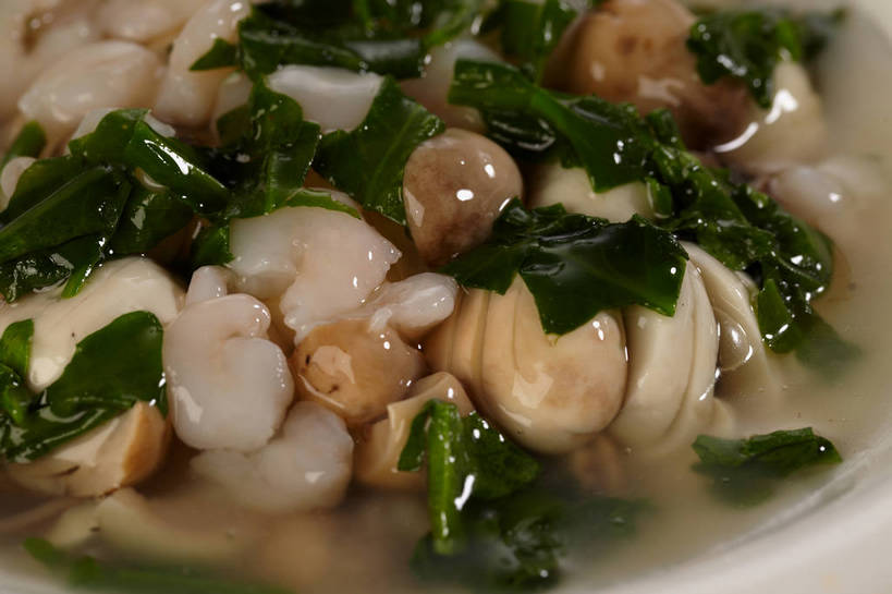 无人,横图,俯视,室内,特写,白天,烹饪,西餐,蔬菜,一堆,许多,堆叠,堆积,新鲜,陶瓷,菌菇,肉,蔬菜汤,汤,虾仁,料理,食品,陶瓷制品,很多,菌类,豆苗,菜肴,美食,肉类,食物,一个,绿色,容器,碗,食用菌,西式,佳肴,有机食品,绿色食品,单个,储藏,堆,虾肉,野菜,真菌,储存,豌豆苗,肉食,豌豆藤,地菜,地米菜,护生草,假水菜,菱角菜,荠菜,羹汤,彩图,高角度拍摄,花荠菜,贮存,shjb1,上汤豆苗