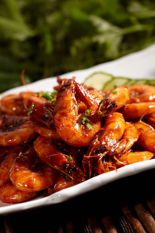 海鲜,无人,竖图,俯视,室内,特写,白天,烹饪,中餐,餐桌,桌子,黄瓜,蔬菜,餐具,一堆,一排,许多,堆叠,堆积,朦胧,模糊,新鲜,整齐,碟子,盘,葱,青葱,调料,酱料,酱汁,虾,佐料,料理,食品,调味品,很多,调味料,水产,酱,菜肴,美食,海洋生物,食物,排列,一个,绿色,白色,盘子,碟,中式,佳肴,有机食品,绿色食品,单个,餐台,中华料理,堆,队列,水生动物,河虾,海产品,水生物,海底动物,淡水虾,青虾,日本沼虾,青瓜,胡瓜,彩图,高角度拍摄,shjb1,油爆虾