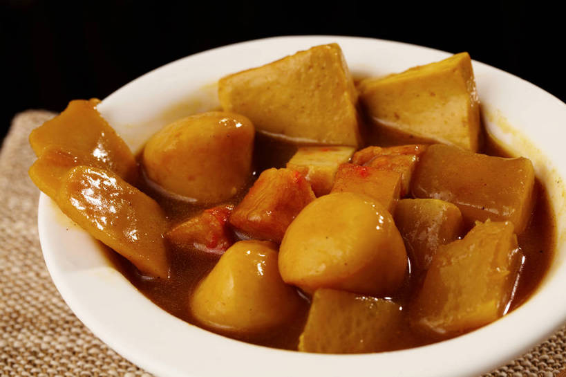 点心,豆腐,咖哩,无人,横图,俯视,室内,特写,白天,烹饪,餐桌,桌子,一堆,许多,堆叠,堆积,朦胧,模糊,陶瓷,调料,肉,汤,料理,食品,年糕,甜点,陶瓷制品,调味品,丸子,很多,调味料,咖喱,菜肴,美食,肉类,肉丸,食物,糕点,一个,餐巾,容器,碗,甜食,中式,佳肴,单个,餐台,肉圆,储藏,堆,豆制品,储存,肉食,印度菜,印度料理,保洁方巾,口布,彩图,高角度拍摄,咖喱汤,年年糕,贮存,shjb1