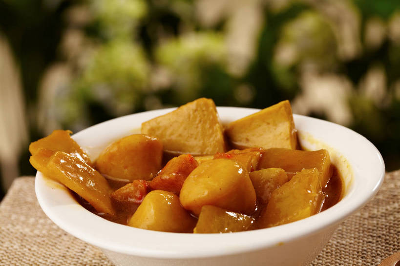 点心,豆腐,咖哩,无人,横图,俯视,室内,特写,白天,烹饪,餐桌,桌子,一堆,许多,堆叠,堆积,朦胧,模糊,陶瓷,调料,肉,汤,料理,食品,年糕,甜点,陶瓷制品,调味品,丸子,很多,调味料,咖喱,菜肴,美食,肉类,肉丸,食物,糕点,一个,餐巾,容器,碗,甜食,中式,佳肴,单个,餐台,肉圆,储藏,堆,豆制品,储存,肉食,印度菜,印度料理,保洁方巾,口布,彩图,高角度拍摄,咖喱汤,年年糕,贮存,shjb1