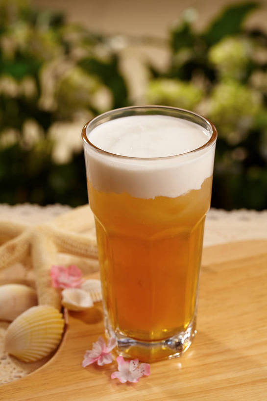 无人,竖图,俯视,室内,特写,白天,幸福,茶,桌面,桌子,海星,杯子,贝壳,叶子,许多,朦胧,模糊,盛开,纹路,木制,纹理,木桌,红茶,茶叶,绿叶,很多,一杯,花蕾,娱乐,海洋生物,玻璃制品,花,花瓣,花朵,鲜花,一个,粉色,黄色,动物,木制品,水杯,花苞,花蕊,享受,休闲,温馨,嫩叶,生物,放松,乐趣,单个,提神,舒适,醒脑,肌理,棘皮动物门,叶,叶片,贝类外壳,海螺壳,软体动物外壳,玻璃杯,星鱼,彩图,高角度拍摄,泡沫红茶,木桌子,shjb1