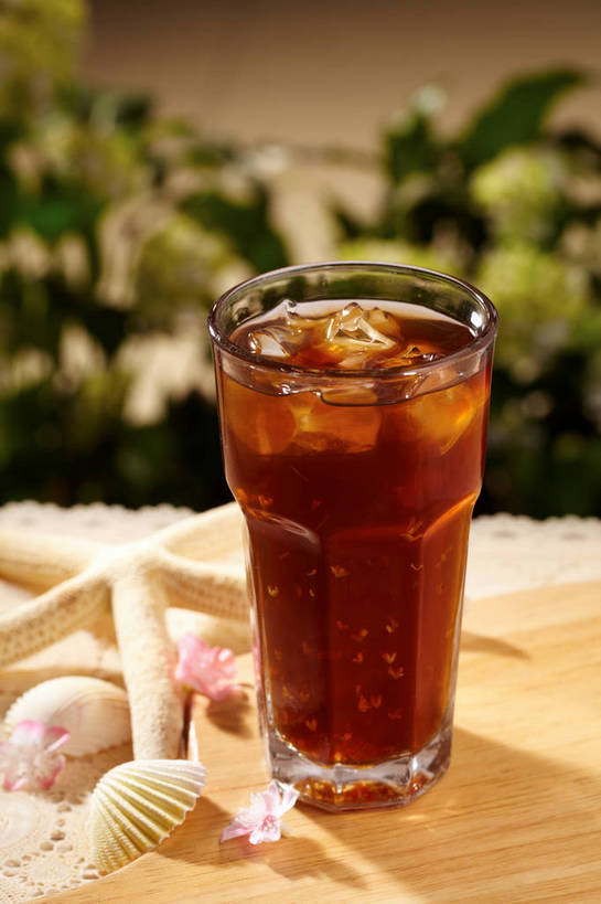 无人,竖图,俯视,室内,特写,白天,幸福,茶,桌面,桌子,海星,杯子,贝壳,叶子,许多,朦胧,模糊,盛开,纹路,木制,纹理,木桌,红茶,茶叶,绿叶,很多,一杯,花蕾,娱乐,海洋生物,玻璃制品,花,花瓣,花朵,鲜花,一个,粉色,黄色,动物,木制品,水杯,花苞,花蕊,享受,休闲,温馨,嫩叶,生物,放松,乐趣,单个,提神,舒适,醒脑,肌理,棘皮动物门,叶,叶片,贝类外壳,海螺壳,软体动物外壳,玻璃杯,星鱼,彩图,高角度拍摄,泡沫红茶,木桌子,shjb1