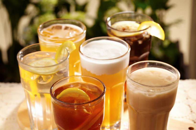 无人,横图,俯视,室内,特写,白天,幸福,餐桌,茶,桌子,柠檬,杯子,水果,许多,朦胧,模糊,新鲜,冰,生食,红茶,奶茶,汽水,冰块,茶叶,果实,柠檬红茶,很多,娱乐,冷冻,玻璃制品,水杯,碳酸饮料,雪碧,享受,休闲,温馨,放松,寒冷,乐趣,冰红茶,有机食品,绿色食品,冷藏,餐台,冰冷,提神,舒适,醒脑,保鲜,玻璃杯,益母果,柠果,彩图,高角度拍摄,荷兰水,泡沫红茶,shjb1