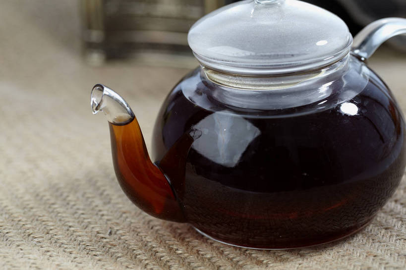 无人,横图,俯视,室内,特写,白天,幸福,餐桌,茶,桌子,玻璃,金属制品,朦胧,模糊,金属,罐子,壶,红茶,茶叶,娱乐,玻璃制品,水壶,一个,茶壶,瓶子,容器,享受,休闲,温馨,放松,乐趣,单个,餐台,提神,舒适,醒脑,茶叶罐,一壶,彩图,高角度拍摄,shjb1