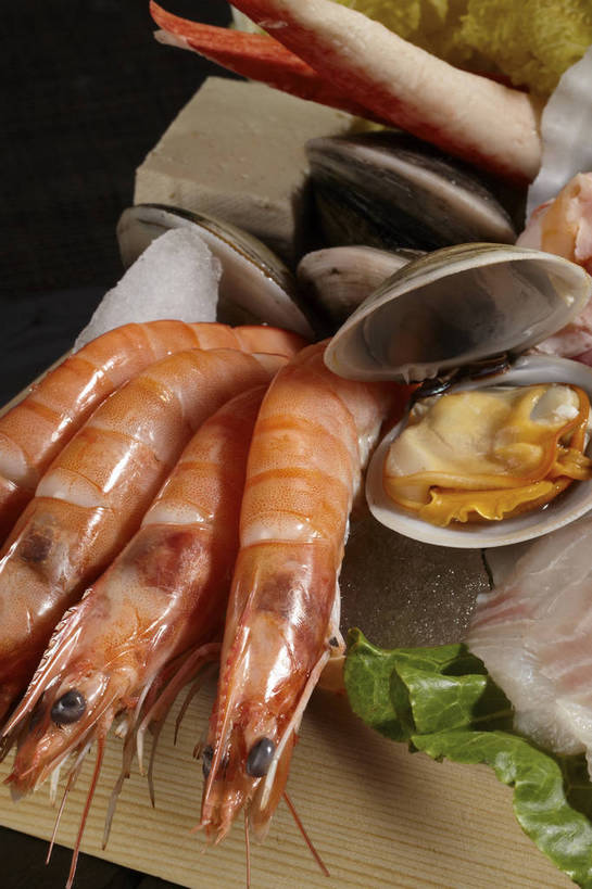 海鲜,豆腐,无人,竖图,俯视,室内,特写,白天,烹饪,中餐,餐桌,桌子,蔬菜,叶子,一堆,许多,堆叠,堆积,新鲜,木制,冰,生菜,莴苣,虾,冰块,料理,食品,绿叶,很多,冷冻,蛤蜊,火锅,水产,菜肴,美食,海洋生物,食物,一个,木制品,容器,碗,中式,嫩叶,蛤,寒冷,佳肴,有机食品,绿色食品,对虾,冷藏,单个,餐台,中华料理,储藏,堆,冰冷,豆制品,储存,水生动物,蟹棒,海产品,蟹肉棒,水生物,海底动物,蛤仔,春菜,鹅仔菜,莴仔菜,千金菜,叶用莴苣,保鲜,叶,叶片,彩图,高角度拍摄,蟹足棒,贮存,shjb1