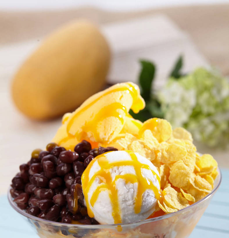 点心,无人,竖图,俯视,室内,特写,白天,植物,餐桌,桌子,芒果,豆,水果,叶子,玻璃,朦胧,模糊,新鲜,盛开,豆类,豆子,玉米片,调料,红豆,酱料,酱汁,生食,佐料,冰激凌,果实,绿叶,调味品,清凉,调味料,花蕾,酱,玻璃制品,花,花瓣,花朵,鲜花,一个,容器,碗,快餐,冷饮,零食,花苞,花蕊,舒服,嫩叶,冰淇淋,有机食品,绿色食品,单个,餐台,储藏,解暑,储存,解渴,雪糕,垃圾食品,赤豆,豆科,舒爽,冰糕,消暑,红小豆,叶,叶片,望果,蜜望,檬果,闷果,漭果,杧果,庵波罗果,彩图,高角度拍摄,芒果冰淇淋,贮存,小豆,shjb1