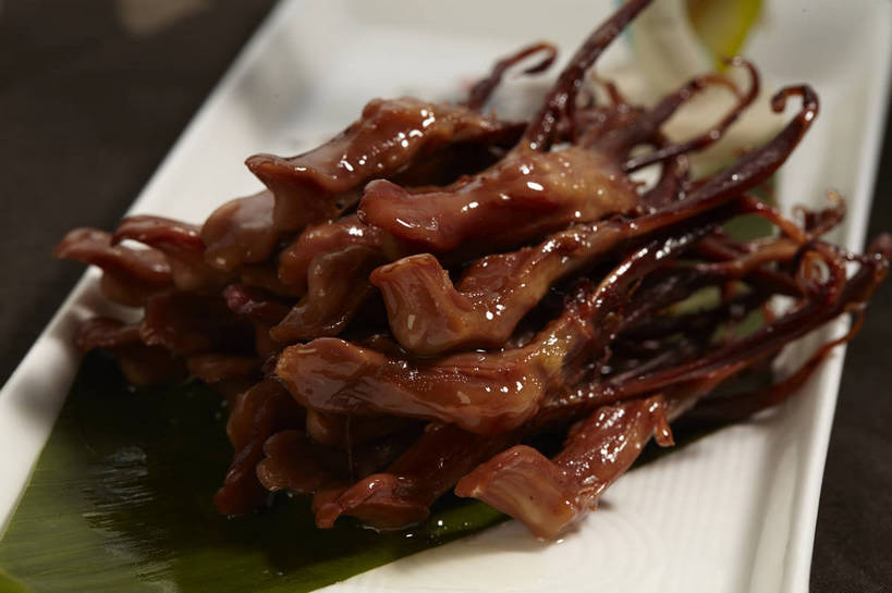 无人,横图,俯视,室内,特写,白天,烹饪,中餐,餐桌,桌子,餐具,叶子,一排,许多,整齐,碟子,盘,调料,酱料,酱汁,肉,佐料,料理,食品,绿叶,调味品,很多,调味料,鸭肉,酱,菜肴,美食,肉类,食物,排列,一个,白色,盘子,碟,中式,嫩叶,佳肴,单个,餐台,中华料理,堆,队列,肉食,鸭舌,叶,叶片,彩图,高角度拍摄,shjb1,香卤鸭舌