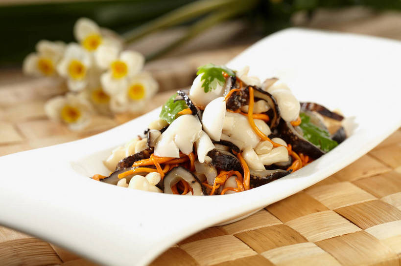 无人,横图,俯视,室内,特写,白天,爱情,烹饪,陶醉,中餐,植物,餐桌,桌子,水仙花,蔬菜,餐具,一堆,许多,堆叠,堆积,朦胧,模糊,新鲜,盛开,碟子,盘,菌菇,香菜,香菇,炒菜,料理,食品,草药,药草,很多,菌类,花蕾,平菇,菜肴,美食,中药,花,花瓣,花朵,鲜花,食物,一个,绿色,盘子,碟,花苞,花蕊,橙色,中式,食用菌,佳肴,有机食品,绿色食品,单个,餐台,中华料理,堆,真菌,记忆,药材,中草药,胡菜,香荽,原荽,园荽,芫荽,中药材,本草,金盏银台,玉玲珑,女史花,雅蒜,天蒜,姬菇,胡荽,莞荽,芫茜,芫蓿,莚葛草,莚荽菜,敬意,自恋,糙皮侧耳,侧耳,黑牡丹菇,椎茸,虫草,凌波仙子,水仙,天葱,彩图,高角度拍摄,平庄菇,香菌,香蕈,虫草菌,虫草花,shjb1