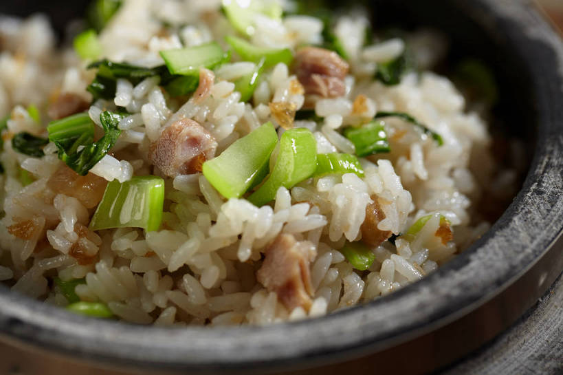 米饭,无人,横图,俯视,室内,特写,白天,烹饪,中餐,餐桌,桌子,蔬菜,叶子,朦胧,模糊,新鲜,盛开,陶瓷,肉,料理,食品,绿叶,陶瓷制品,饭,花蕾,菜肴,美食,肉类,花,花瓣,花朵,鲜花,食物,一个,容器,碗,花苞,花蕊,中式,嫩叶,佳肴,有机食品,绿色食品,单个,餐台,中华料理,储藏,五谷,储存,肉食,菜饭,叶,叶片,彩图,高角度拍摄,贮存,shjb1