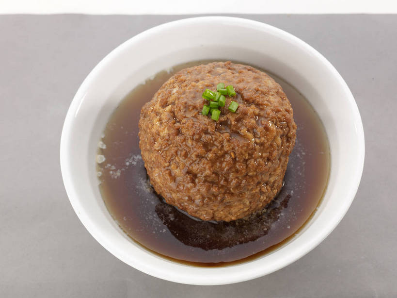 无人,横图,俯视,室内,特写,白天,烹饪,中餐,餐桌,桌子,蔬菜,新鲜,陶瓷,葱,青葱,调料,红烧,酱料,酱汁,肉,佐料,料理,食品,陶瓷制品,调味品,调味料,猪肉,酱,菜肴,美食,肉类,食物,一个,绿色,灰色,容器,碗,中式,佳肴,有机食品,绿色食品,单个,餐台,中华料理,储藏,储存,狮子头,肉食,豚肉,红烧菜,彩图,高角度拍摄,红烧狮子头,贮存,shjb1