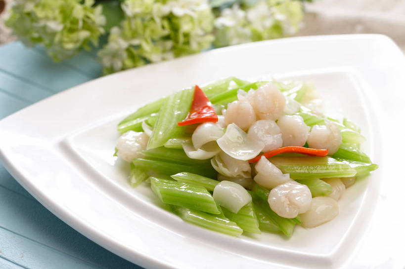 无人,横图,俯视,室内,特写,白天,烹饪,中餐,餐桌,桌子,辣椒,芹菜,蔬菜,餐具,一堆,许多,堆叠,堆积,朦胧,模糊,新鲜,盛开,碟子,盘,西芹,肉,虾仁,料理,食品,很多,花蕾,菜肴,美食,肉类,花,花瓣,花朵,鲜花,食物,一个,红色,绿色,白色,盘子,碟,花苞,花蕊,中式,佳肴,有机食品,绿色食品,单个,餐台,中华料理,堆,虾肉,肉食,辣角,红海椒,大椒,辣虎,广椒,强瞿,百合,倒仙,番韭,山丹,药芹,水芹,辣子,红辣椒,旱芹,海椒,番椒,彩图,高角度拍摄,西洋芹菜,shjb1,西芹百合炒虾仁