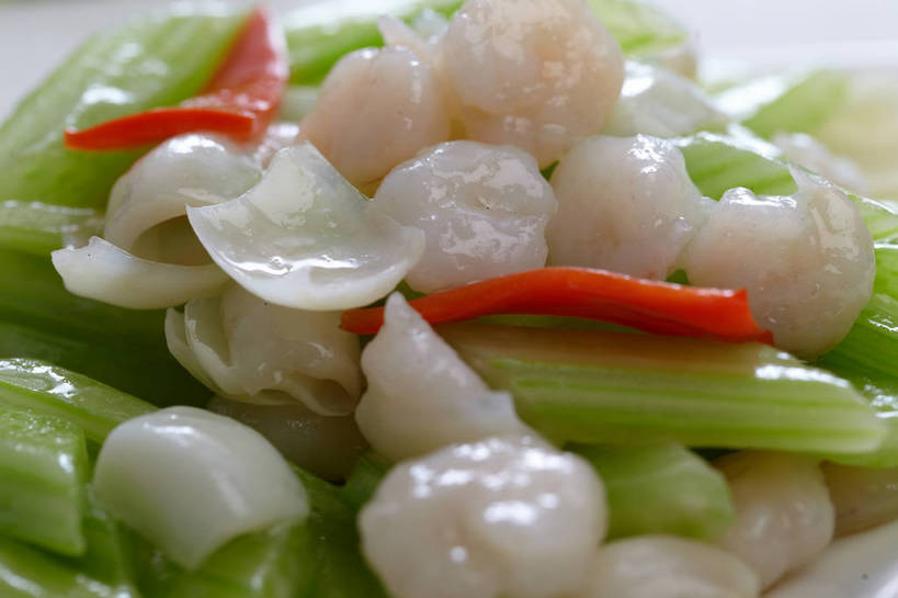 无人,横图,俯视,室内,特写,白天,烹饪,中餐,餐桌,桌子,辣椒,芹菜,蔬菜,餐具,一堆,许多,堆叠,堆积,朦胧,模糊,新鲜,碟子,盘,西芹,肉,虾仁,料理,食品,很多,菜肴,美食,肉类,食物,一个,红色,绿色,白色,盘子,碟,中式,佳肴,有机食品,绿色食品,单个,餐台,中华料理,堆,虾肉,肉食,辣角,红海椒,大椒,辣虎,广椒,强瞿,百合,倒仙,番韭,山丹,药芹,水芹,辣子,红辣椒,旱芹,海椒,番椒,彩图,高角度拍摄,西洋芹菜,shjb1,西芹百合炒虾仁