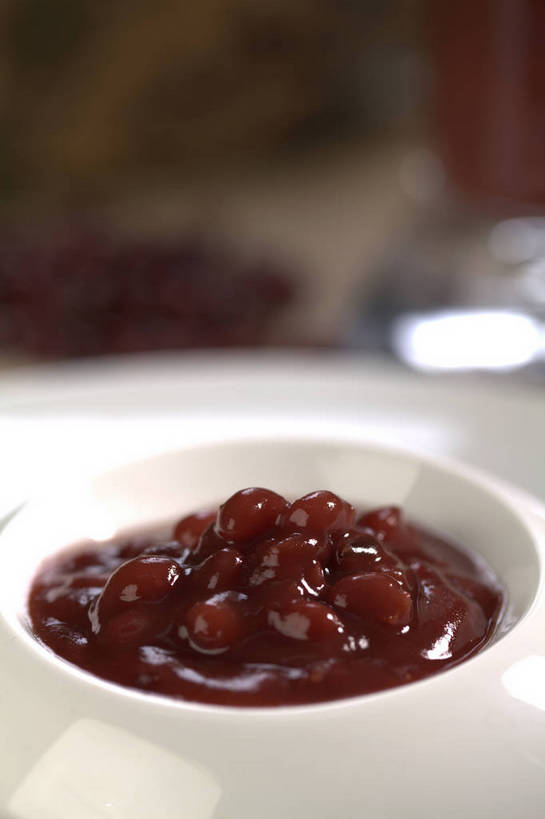 无人,竖图,俯视,室内,特写,白天,植物,餐桌,桌子,豆,杯子,餐具,一堆,许多,堆叠,堆积,朦胧,模糊,碟子,盘,陶瓷,豆类,豆子,红豆,红豆沙,陶瓷制品,很多,玻璃制品,三个,红色,白色,盘子,容器,水杯,碟,碗,餐台,储藏,堆,储存,赤豆,豆沙,豆科,红小豆,玻璃杯,彩图,高角度拍摄,贮存,豆蓉,小豆,红豆泥,shjb1