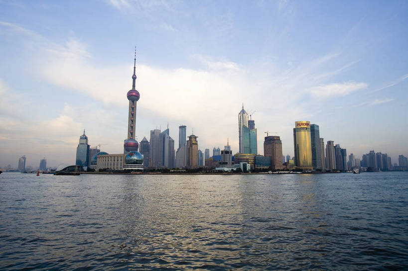 横图,全景,彩色,室外,白天,旅游,度假,美景,天际线,城市风光,城市,建筑,上海,中国,繁华,景观,云,娱乐,黄浦江,浦东,建筑物,天空,享受,休闲,景色,放松,摄影,晴天,发展,东方明珠电视塔,开阔,繁荣,进步,发达,金融区,河,彩图,旅行,bj174