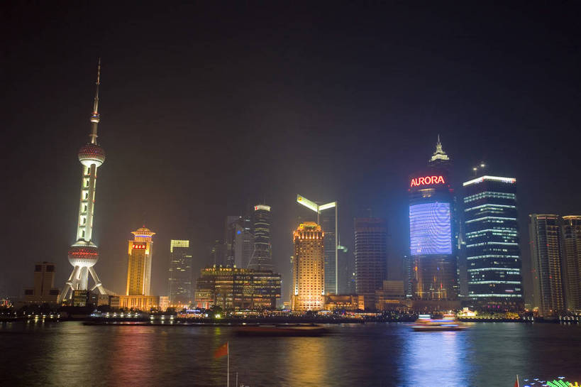 横图,彩色,室外,旅游,度假,美景,天际线,城市风光,城市,建筑,夜景,上海,中国,繁华,景观,灯光,娱乐,现代,东方明珠,黄浦江,浦东,建筑物,灯,享受,休闲,闪耀,景色,放松,摄影,经济,闪烁,发展,东方明珠电视塔,繁荣,发达,金融区,河,夜,彩图,旅行,bj174