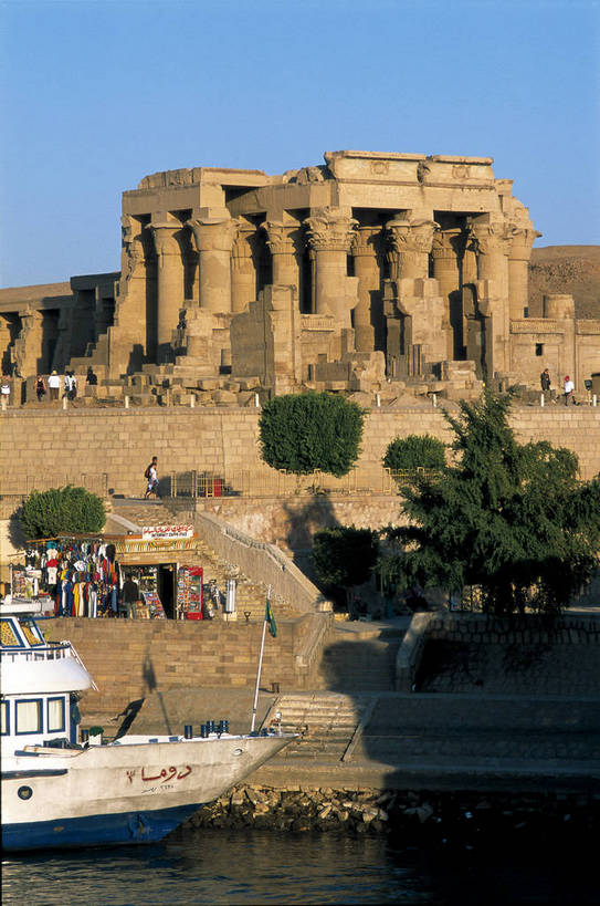 寺庙,竖图,彩色,室外,旅游,度假,名胜古迹,标志建筑,地标,建筑,非洲,埃及,遗迹,文化遗产,神庙,古迹,文化,文物,娱乐,建设,古建筑,石雕,石刻,享受,休闲,石壁,旅游胜地,放松,竖,摄影,古代建筑,矗立,文明,耸立,古文明,北非,阿拉伯埃及共和国,金字塔之国,棉花之国,挺立,阿非利加洲,奇迹,古埃及文明,古代文明,康翁波神庙,彩图,旅行,庙,康翁波,bj174