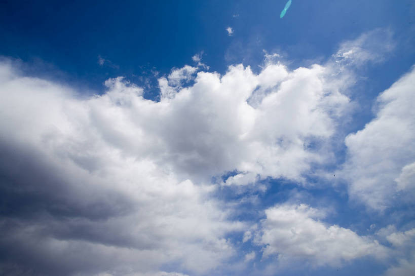 横图,彩色,室外,白天,静物,云,蓝色,白色,白云,天空,自然,摄影,蓝,简单,纯朴,彩图,bj174