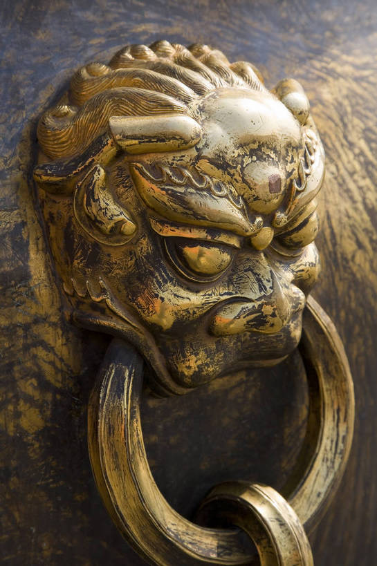 故宫,宫殿,竖图,彩色,旅游,度假,名胜古迹,标志建筑,地标,建筑,狮子,金属制品,北京,中国,亚洲,局部,遗迹,金属,文化遗产,首都,古迹,历史,文物,娱乐,建设,古建筑,古代,容器,紫禁城,享受,休闲,闪耀,旅游胜地,放松,竖,摄影,储藏,严肃,部分,固定,权威,缸,铜,闪烁,镀金,储存,中国文化,狮,古文明,东亚,结实,首府,青铜,中华人民共和国,安稳,牢固,可靠,权力,威严,权势,闪动,闪灼,古远,巩固,坚固,牢靠,势力,尊严,彩图,旅行,贮存,传统文化,bj174