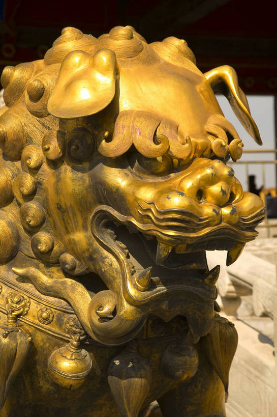 故宫,竖图,彩色,室外,特写,白天,旅游,度假,名胜古迹,标志建筑,地标,建筑,哺乳动物,野生动物,狮子,北京,中国,亚洲,局部,遗迹,墙,文化遗产,金黄,古迹,文物,娱乐,建设,古建筑,黄金,建筑物,黄色,动物,紫禁城,享受,休闲,金色,旅游胜地,放松,竖,摄影,部分,中国文化,狮,凶猛,古文明,东亚,中华人民共和国,残暴,凶残,彩图,旅行,传统文化,bj174