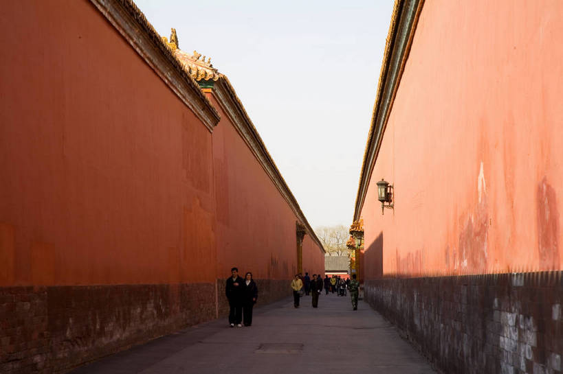 故宫,宫殿,横图,彩色,室外,白天,旅游,建材,建筑,北京,中国,亚洲,瓦片,墙,屋顶,文化遗产,首都,瓦,顶,历史,建筑物,古代,红色,蓝色,紫禁城,旅游胜地,摄影,建造,严肃,蓝,权威,中国文化,建筑材料,东亚,屋瓦,首府,中华人民共和国,权力,威严,权势,古远,势力,尊严,彩图,旅行,传统文化,红,屋面瓦,bj174