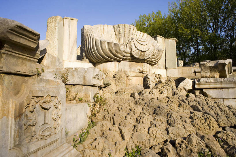 公园,横图,彩色,室外,白天,旅游,石头,建筑,北京,圆明园,中国,亚洲,清澈,遗迹,石子,亭子,文化遗产,桥,首都,历史,遗址,废墟,建筑物,树,古代,蓝色,绿色,天空,休闲,摄影,活动,严肃,明亮,蓝,权威,中国文化,绿,东亚,海淀区,首府,中华人民共和国,北京市,京,北平,华北地区,权力,威严,权势,古远,空闲,明澈,清彻,清亮,势力,尊严,石,石块,彩图,旅行,圆明园遗址,圆明园遗址公园,传统文化,bj174