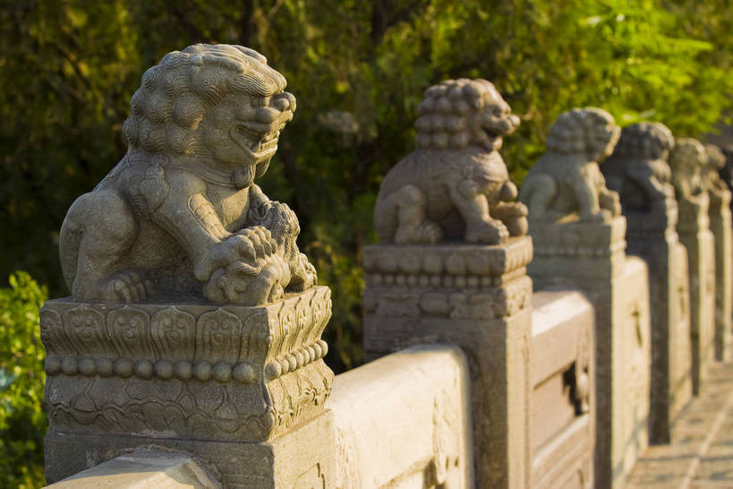 横图,彩色,特写,旅游,度假,名胜古迹,标志建筑,地标,建筑,哺乳动物,野生动物,狮子,工艺美术品,雕塑,北京,中国,亚洲,局部,清澈,遗迹,艺术,装饰,雕刻,雕像,浮雕,墙,文化遗产,艺术品,首都,古迹,历史,文物,娱乐,建设,城墙,古建筑,石雕,建筑物,墙壁,墙面,古代,蓝色,天空,动物,工艺品,享受,休闲,旅游胜地,放松,摄影,纪念,工艺,坚硬,明亮,美术,蓝,中国文化,狮,主题,防御,凶猛,陈列,古文明,东亚,首府,中华人民共和国,北京市,京,北平,华北地区,功能,美学,丰台区,古远,明澈,清彻,清亮,坚固,残暴,凶残,石,彩图,旅行,宛平,宛平城,传统文化,bj174