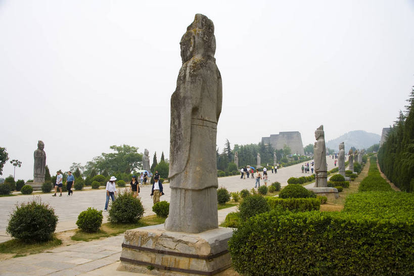 横图,彩色,室外,特写,白天,旅游,石头,道路,建筑,路,雕塑,兵马俑,西安,中国,亚洲,局部,艺术,装饰,雕刻,雕像,浮雕,石子,塑像,图案,图形,泥土,文化遗产,纪念碑,艺术品,历史,建筑物,古代,工艺品,墓地,摄影,纪念,美术,固定,陵墓,中国文化,主题,陈列,东亚,结实,陕西,陕西省,秦始皇陵,西安市,临潼,骊山,中华人民共和国,省会,功能,美学,安稳,牢固,可靠,西北地区,陕,古远,古代文明,巩固,坚固,牢靠,石,石块,彩图,旅行,临潼区,传统文化,秦陵,bj174