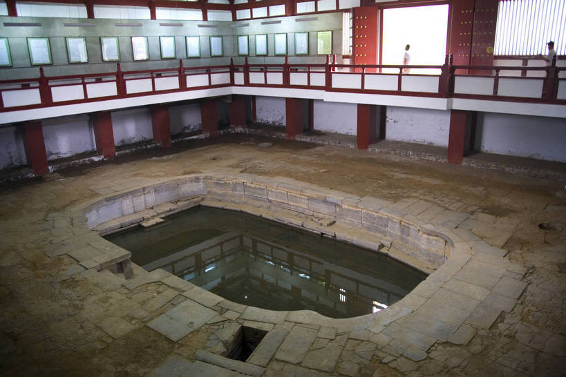 横图,彩色,室内,白天,旅游,温泉,建筑,兵马俑,西安,中国,亚洲,淋浴,泥土,文化遗产,历史,建筑物,古代,春季,春天,摄影,生机,生命,中国文化,东亚,陕西,华清宫,华清池,中华人民共和国,春日,古远,古代文明,彩图,旅行,洗浴,传统文化,bj174