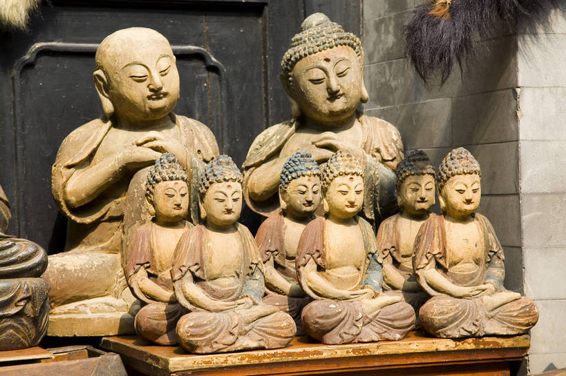 横图,彩色,室外,白天,购物,消费,雕塑,北京,兵马俑,中国,亚洲,许多,雕刻,雕像,塑像,泥土,集市,市场,首都,很多,佛,货物,古玩市场,零售,金融,摄影,佛教,挑选,中国文化,选择,选购,贸易,东亚,中华人民共和国,北京市,京,北平,华北地区,朝阳区,血拼,变化,差别,跳蚤市场,彩图,北京潘家园旧货市场,潘家园街道,潘家园旧货市场,传统文化,二手货,旧货,bj174