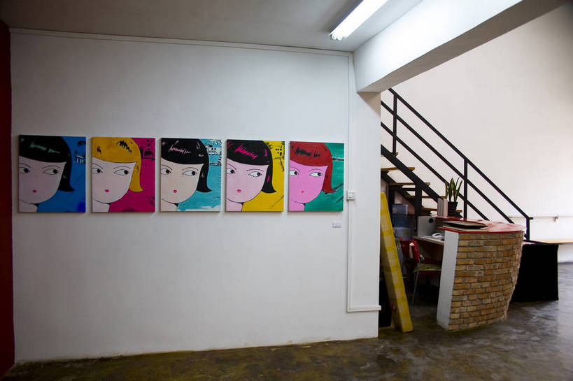 横图,彩色,室内,白天,度假,美景,城市风光,城市,建筑,油画,北京,中国,亚洲,艺术,景观,首都,文化,娱乐,建筑物,享受,休闲,景色,放松,摄影,美术,中国文化,东亚,中华人民共和国,北京市,京,北平,华北地区,朝阳区,设计,彩图,传统文化,酒厂国际艺术园,bj174