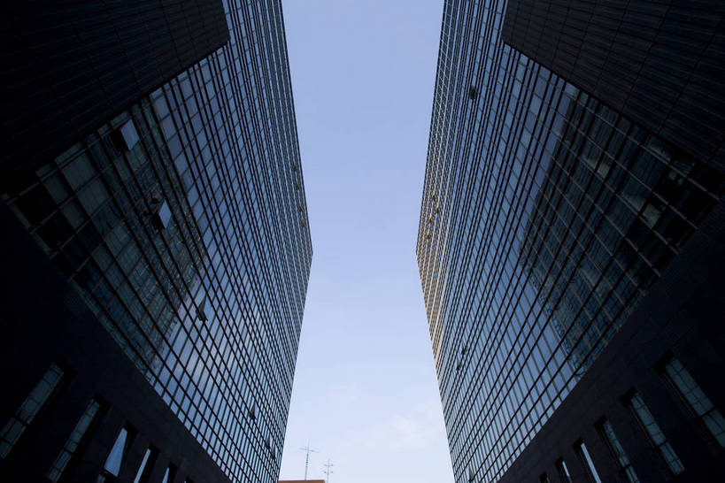 高楼大厦,横图,彩色,室外,白天,仰视,商务,办公楼,大厦,道路,建筑,街道,路,摩天大楼,写字楼,公路,北京,中国,亚洲,清澈,交通,建筑物,蓝色,天空,楼宇,商务楼,摄影,明亮,蓝,中国文化,东亚,发展,中华人民共和国,发达,明澈,清彻,清亮,马路,彩图,商业,大楼,高层建筑,高楼,摩天楼,传统文化,bj174