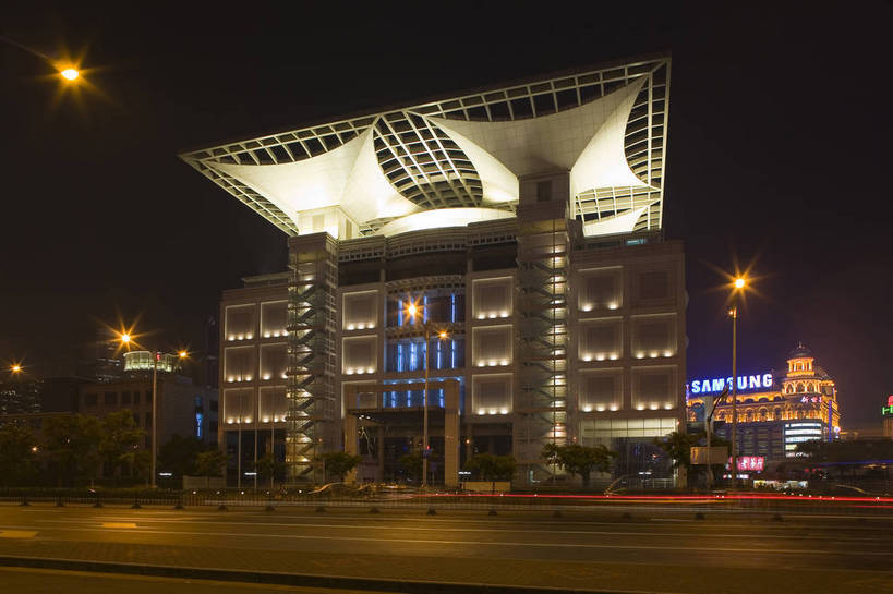 博物馆,横图,彩色,室外,旅游,度假,美景,名胜古迹,城市风光,标志建筑,城市,地标,建筑,夜景,上海,中国,亚洲,繁华,遗迹,景观,灯光,交通,古迹,文物,娱乐,建设,现代,古建筑,广告,享受,休闲,旅游胜地,景色,放松,摄影,上海大剧院,古文明,东亚,发展,中华人民共和国,昌盛,繁荣,夜,旅行,目的地,剧场,bj174