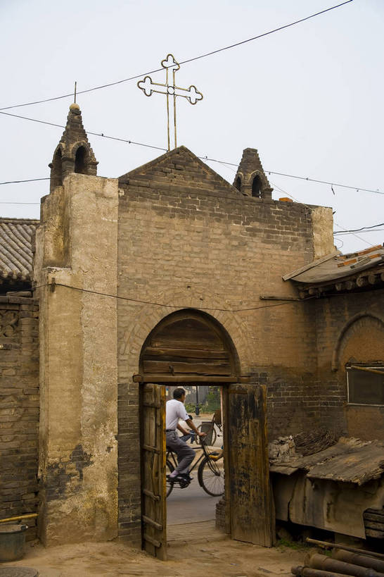 教堂,竖图,彩色,室外,白天,旅游,门,建筑,平遥,中国,亚洲,十字架,文化遗产,古城,历史,古代,摄影,中国文化,东亚,山西省,中华人民共和国,古远,古代文明,彩图,旅行,目的地,传统文化,平遥古城,bj174