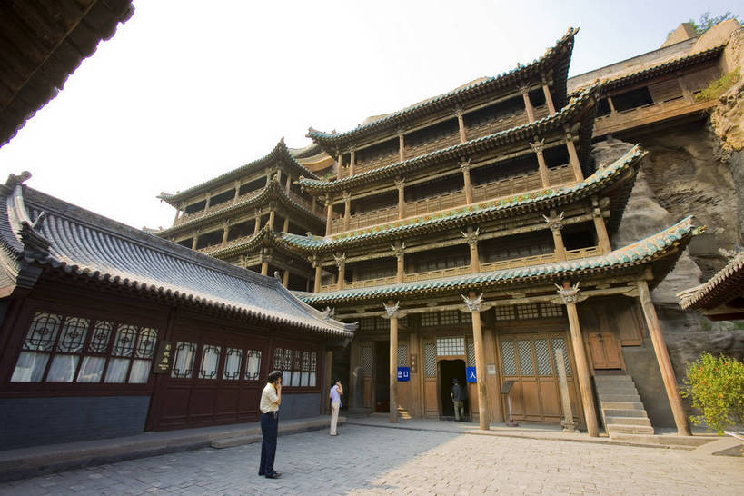 横图,彩色,室外,白天,旅游,建筑,雕塑,大同,中国,亚洲,装饰,纹路,木制,雕像,纹理,楼阁,文化遗产,古典,历史,文化,文物,佛,古代,木制品,工艺品,摄影,佛教,古代建筑,古董,华丽,修饰,点缀,古物,中国文化,石窟,古玩,东亚,山西省,肌理,云冈石窟,中华人民共和国,衬托,美观,雅致,雅观,古远,古代文明,彩图,旅行,目的地,传统文化,bj174