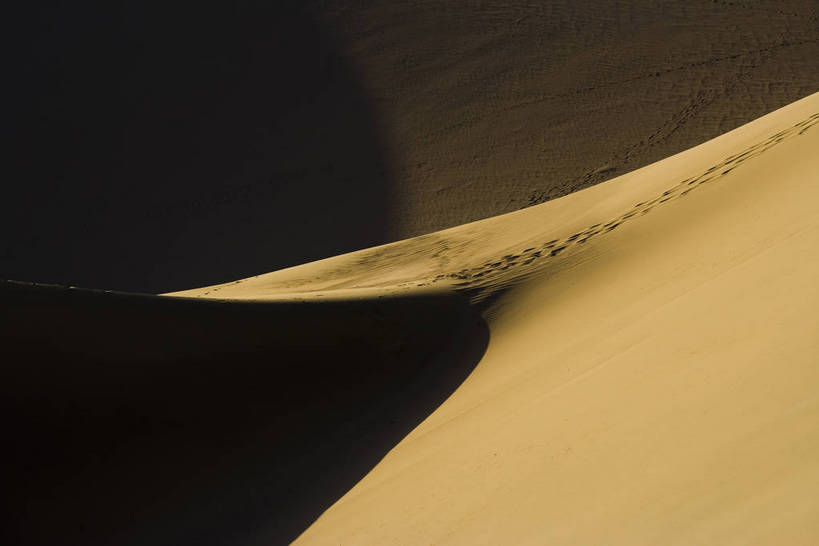 横图,彩色,美景,沙漠,山,敦煌,中国,亚洲,黄沙,沙子,景观,辽阔,沙丘,黄色,自然,广阔,金色,石壁,景色,摄影,地理,环境,山区,中国文化,自然风光,东亚,甘肃,甘肃省,中华人民共和国,西北地区,甘,酒泉,酒泉市,苍凉,敦煌鸣沙山,大漠,彩图,鸣沙山,bj174