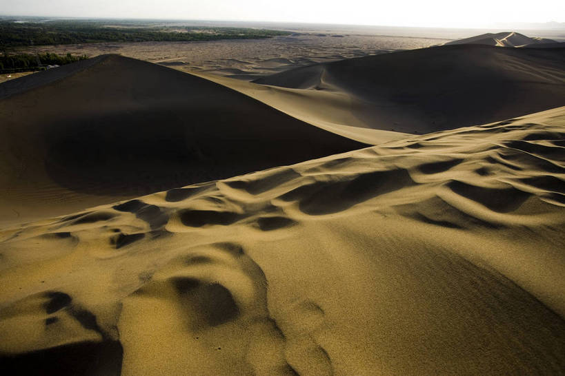 横图,彩色,美景,沙漠,山,敦煌,中国,亚洲,黄沙,沙子,景观,辽阔,沙丘,黄色,自然,广阔,金色,石壁,景色,摄影,地理,环境,山区,中国文化,自然风光,东亚,甘肃,甘肃省,中华人民共和国,西北地区,甘,酒泉,酒泉市,苍凉,敦煌鸣沙山,大漠,彩图,鸣沙山,bj174