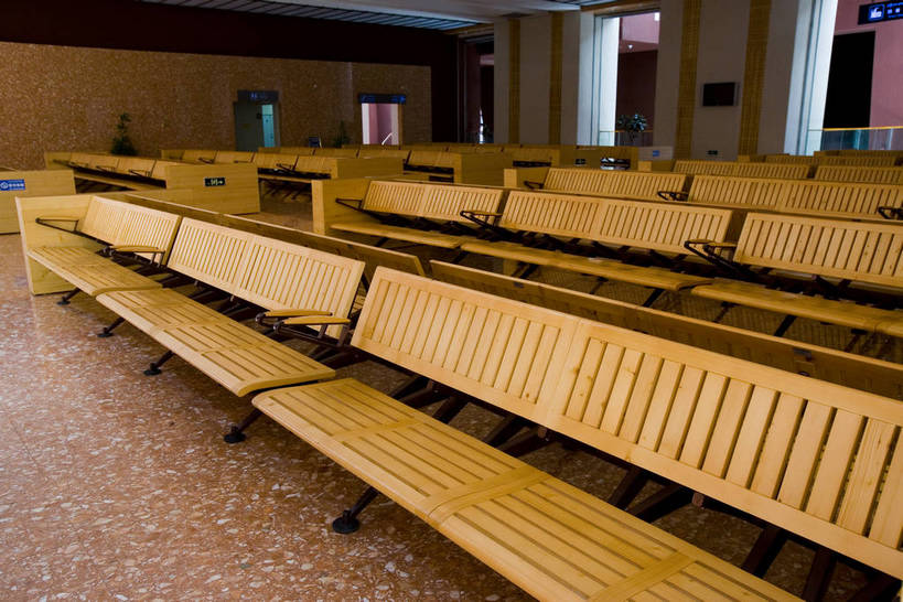 火车站,横图,室内,白天,沙漠,建筑,车站,椅子,中国,亚洲,交通,拉萨,西藏,黄色,旅游胜地,摄影,候车室,东亚,中华人民共和国,彩图,bj174