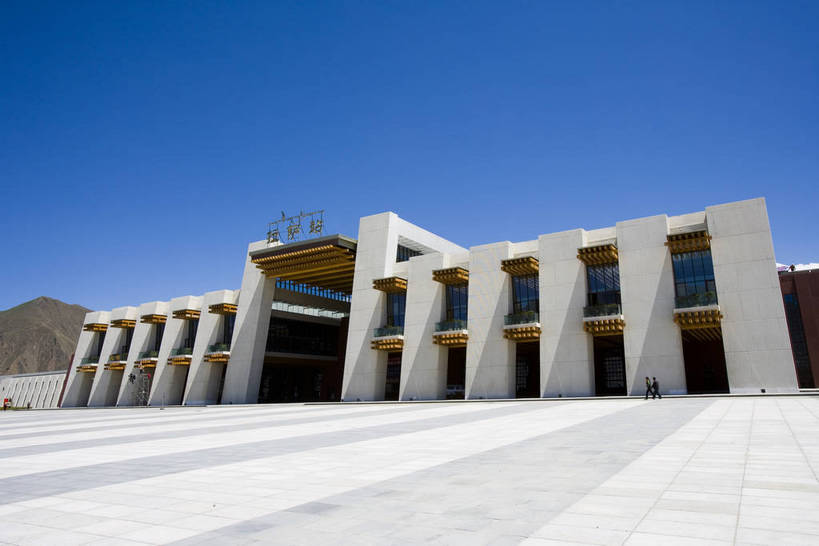 火车站,横图,室外,白天,沙漠,城市,建筑,车站,中国,亚洲,交通,拉萨,西藏,建筑物,旅游胜地,摄影,东亚,中华人民共和国,彩图,bj174