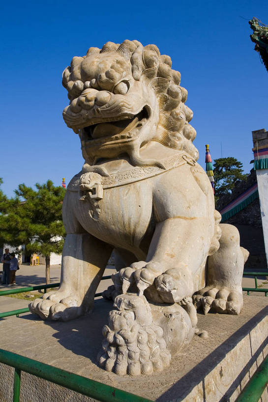 竖图,室外,白天,石头,建筑,狮子,避暑山庄,中国,亚洲,历史,古代,石狮,旅游胜地,摄影,东亚,世界文化遗产,中华人民共和国,华北地区,河北,河北省,冀,承德,承德市,古远,彩图,承德避暑山庄,小布达拉宫,承德离宫,热河行宫,bj174