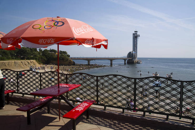 游泳,横图,室外,白天,旅游,度假,沙滩,城市风光,城市,建筑,路,摩天大楼,大连,中国,亚洲,遮阳伞,海边,娱乐,现代化,享受,休闲,旅游胜地,摩天大厦,放松,摄影,东亚,辽宁,中华人民共和国,海滨浴场,海,彩图,海滨城市,bj174